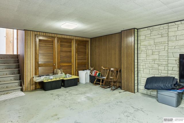 8205 Clairmont Avenue, Ralston, NE 68127