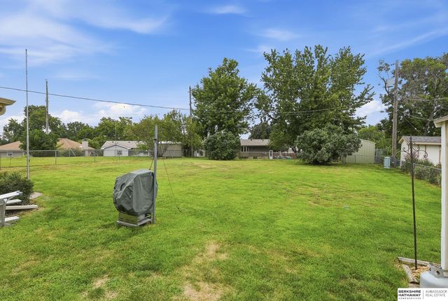 8205 Clairmont Avenue, Ralston, NE 68127