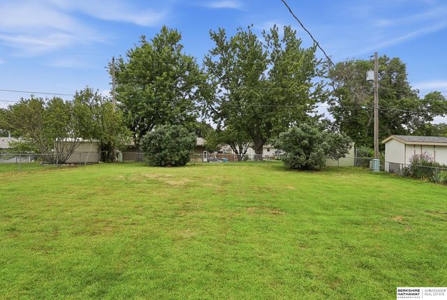 8205 Clairmont Avenue, Ralston, NE 68127