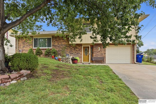 8205 Clairmont Avenue, Ralston, NE 68127