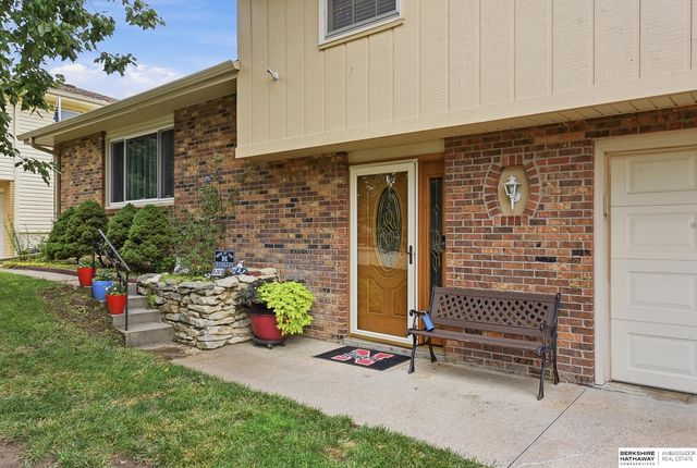 8205 Clairmont Avenue, Ralston, NE 68127