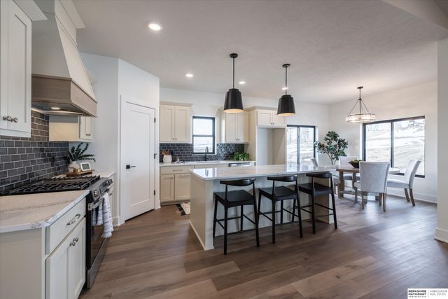 5813 N 214th Avenue Circle, Elkhorn, NE 68022