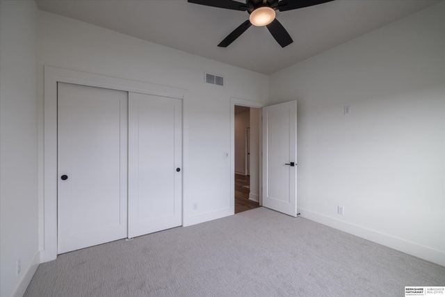 5813 N 214th Avenue Circle, Elkhorn, NE 68022