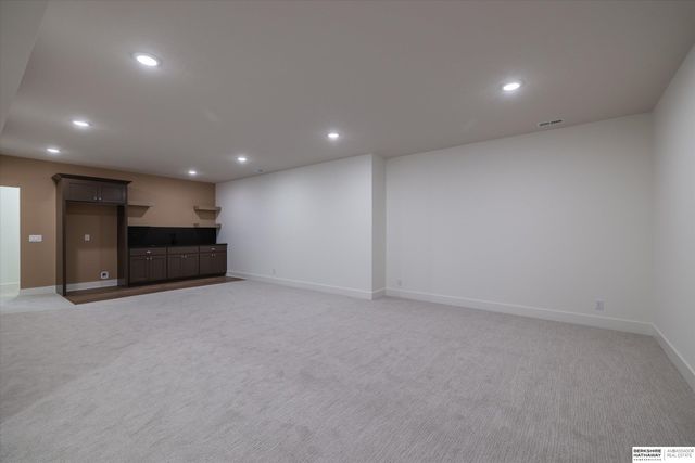 5813 N 214th Avenue Circle, Elkhorn, NE 68022