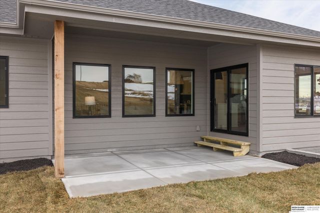 5813 N 214th Avenue Circle, Elkhorn, NE 68022