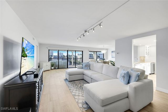 910 Panama CT 402, Marco Island, FL 34145