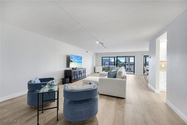 910 Panama CT 402, Marco Island, FL 34145