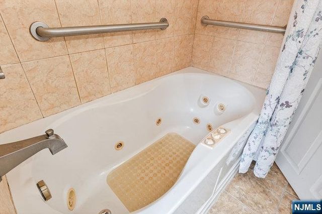 528 Anderson Avenue, Wood Ridge, NJ 07075