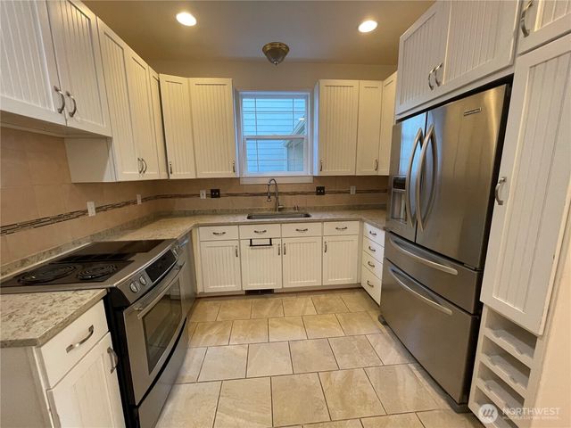 8456 Landing Lane SE, Port Orchard, WA 98367