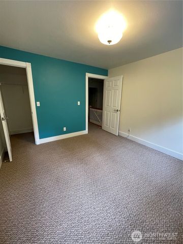 8456 Landing Lane SE, Port Orchard, WA 98367