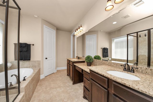 119 Meadow Run Drive, Conroe, TX 77384