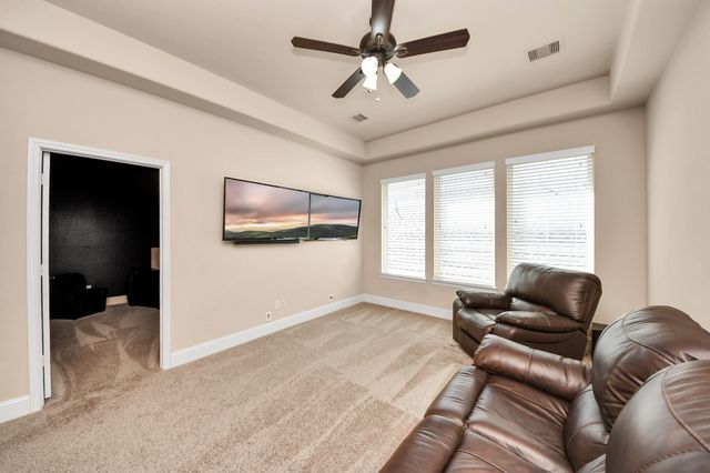 119 Meadow Run Drive, Conroe, TX 77384