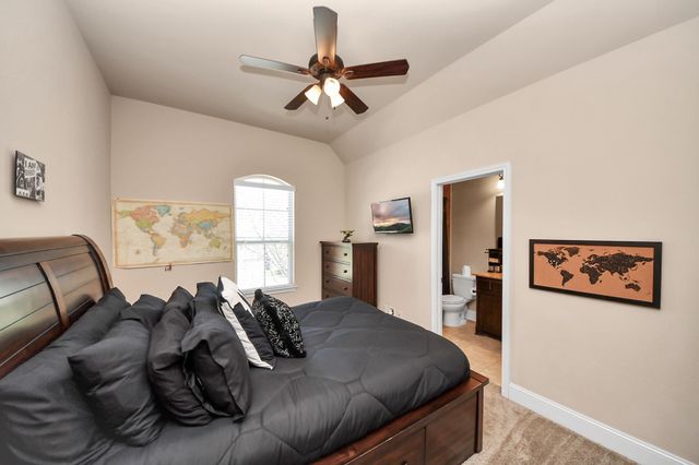 119 Meadow Run Drive, Conroe, TX 77384