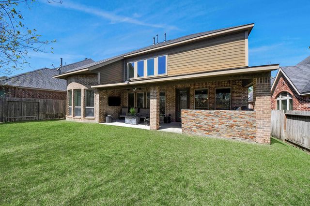 119 Meadow Run Drive, Conroe, TX 77384