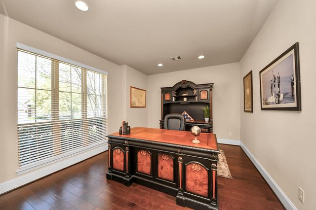 119 Meadow Run Drive, Conroe, TX 77384