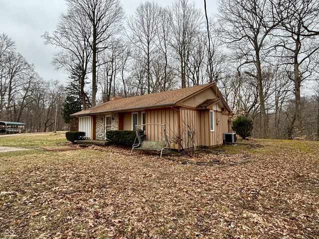 11380 Oak Grove Church Road, Poland, IN 47868