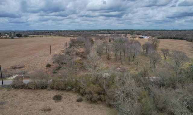 32186 Howell Road, Waller, TX 77484