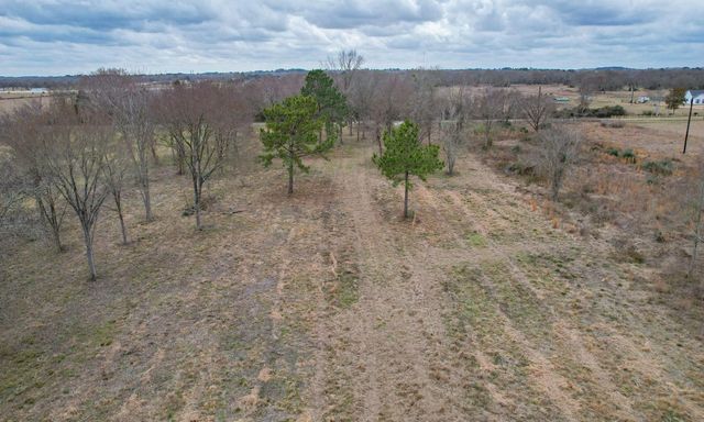 32186 Howell Road, Waller, TX 77484