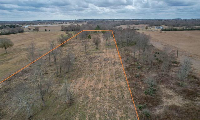 32186 Howell Road, Waller, TX 77484