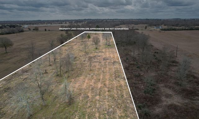32186 Howell Road, Waller, TX 77484