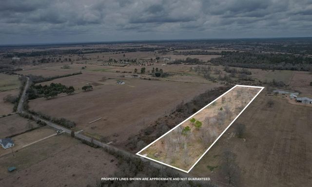 32186 Howell Road, Waller, TX 77484