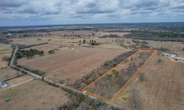 32186 Howell Road, Waller, TX 77484