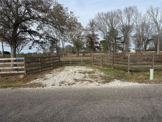 32186 Howell Road, Waller, TX 77484