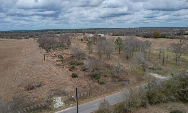 32186 Howell Road, Waller, TX 77484