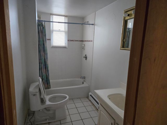 25438 4th Street, Grosse Ile, MI 48138