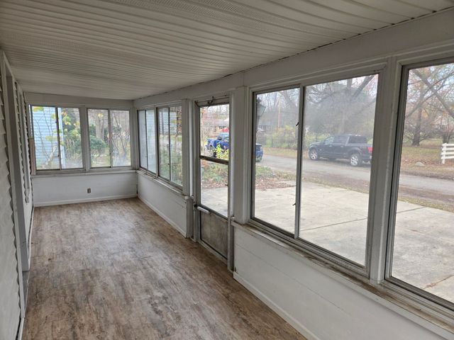 25438 4th Street, Grosse Ile, MI 48138