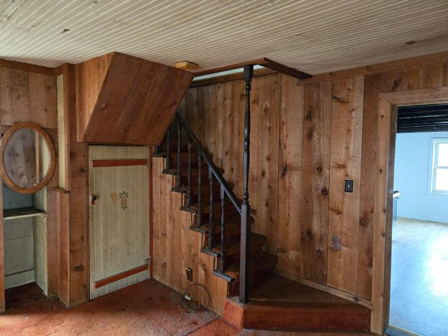 25438 4th Street, Grosse Ile, MI 48138