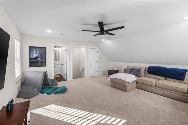 9 Whithorn Circle, Bella Vista, AR 72715