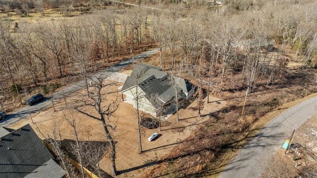 9 Whithorn Circle, Bella Vista, AR 72715