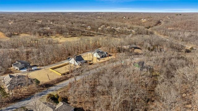 9 Whithorn Circle, Bella Vista, AR 72715