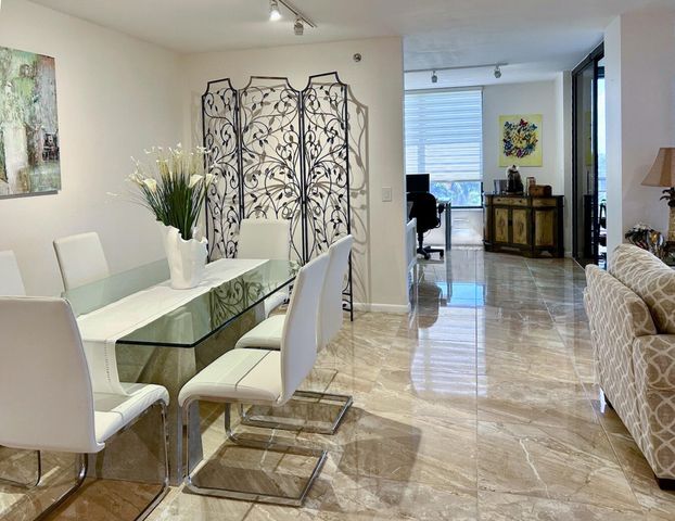 7568 Regency Lake Drive 602, Boca Raton, FL 33433