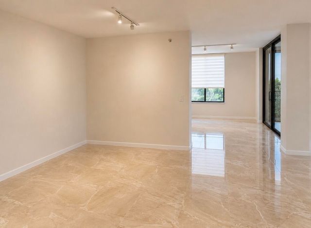 7568 Regency Lake Drive 602, Boca Raton, FL 33433