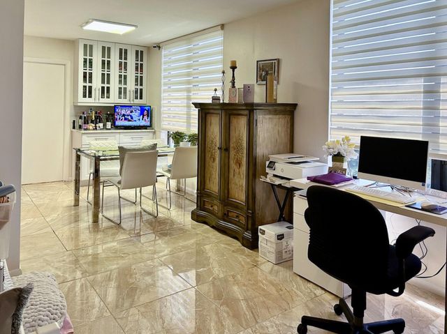 7568 Regency Lake Drive 602, Boca Raton, FL 33433