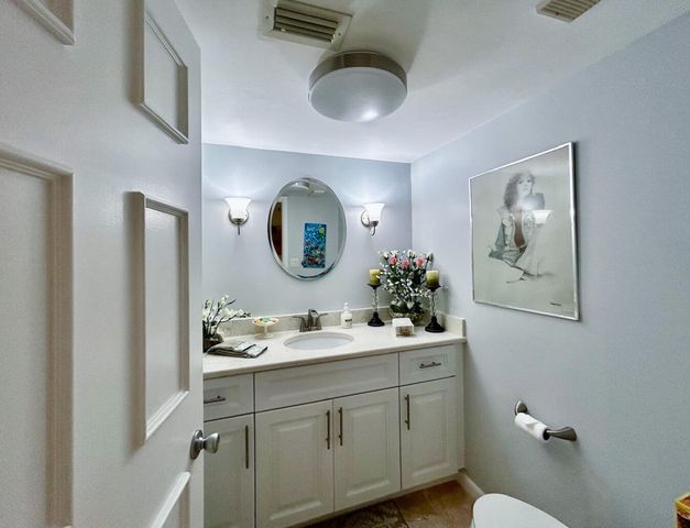 7568 Regency Lake Drive 602, Boca Raton, FL 33433