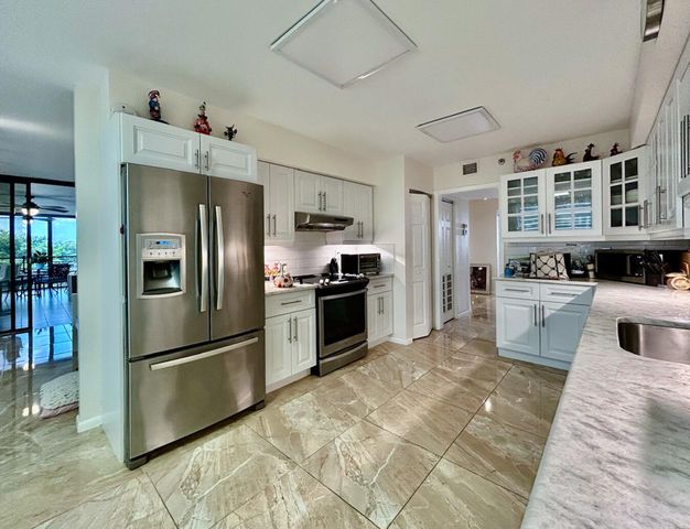 7568 Regency Lake Drive 602, Boca Raton, FL 33433