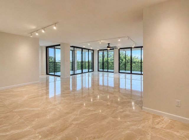 7568 Regency Lake Drive 602, Boca Raton, FL 33433