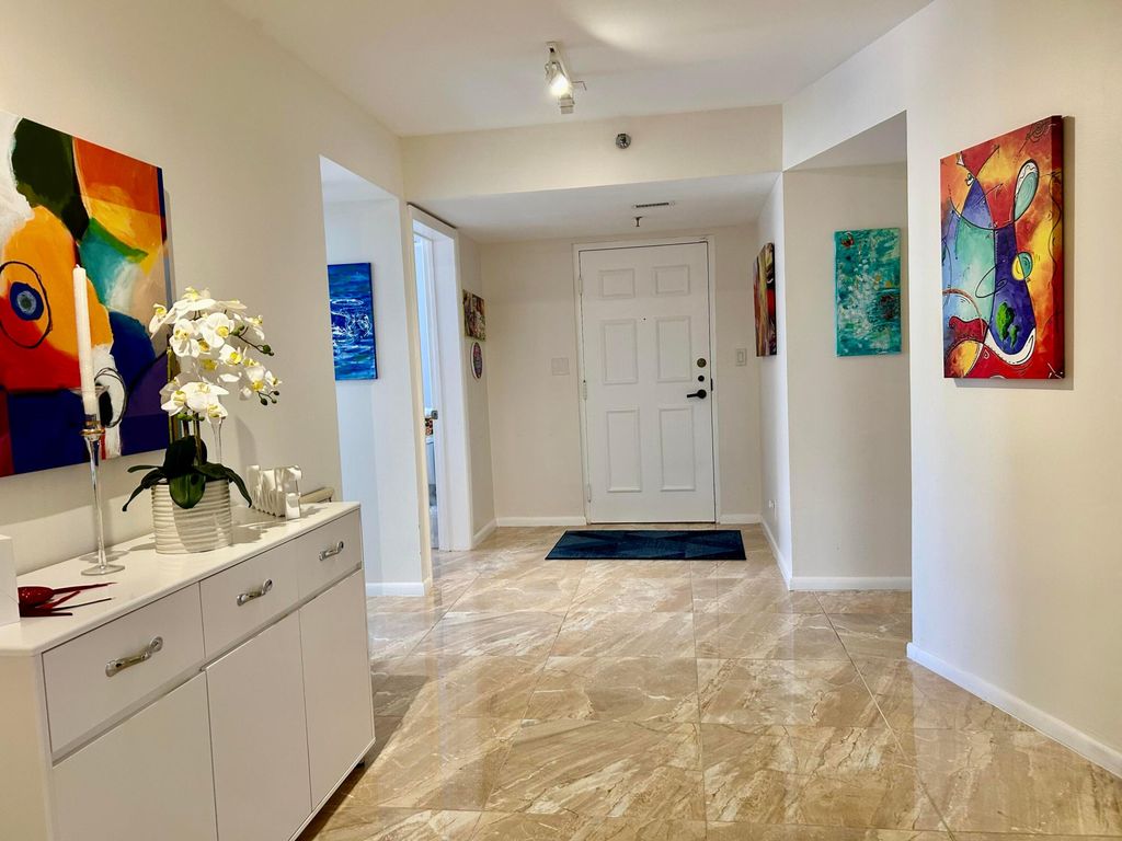 7568 Regency Lake Drive 602, Boca Raton, FL 33433