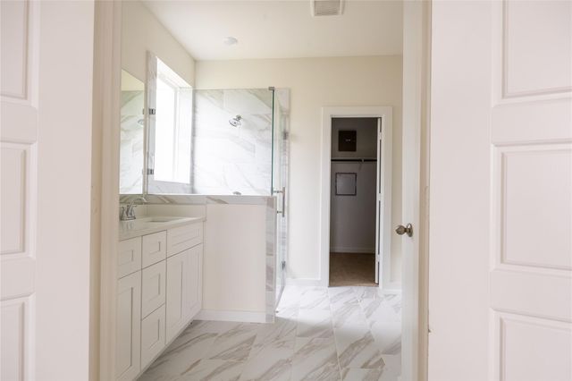 2403 Outpost Canyon Drive, Iowa Colony, TX 77583