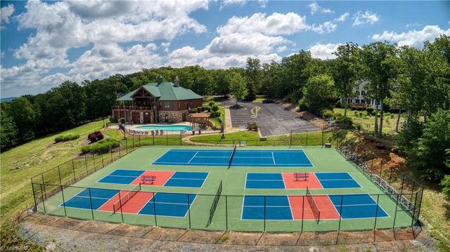 196 Sierra Trace Road, Denton, NC 27239