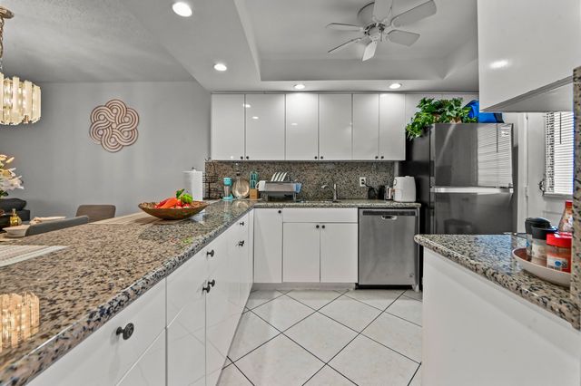 5700 NW 2ND Avenue 708, Boca Raton, FL 33487