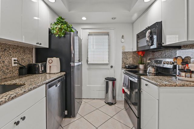 5700 NW 2ND Avenue 708, Boca Raton, FL 33487