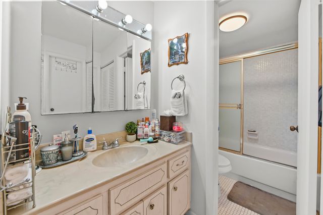 5700 NW 2ND Avenue 708, Boca Raton, FL 33487