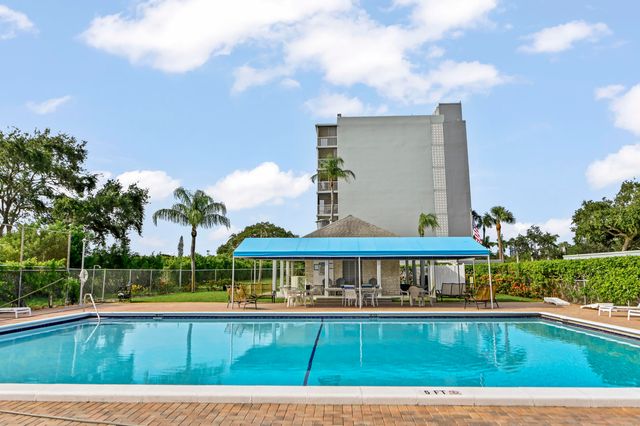 5700 NW 2ND Avenue 708, Boca Raton, FL 33487