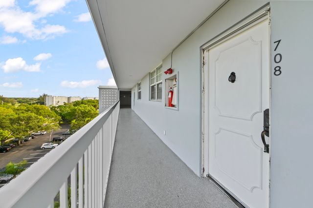5700 NW 2ND Avenue 708, Boca Raton, FL 33487