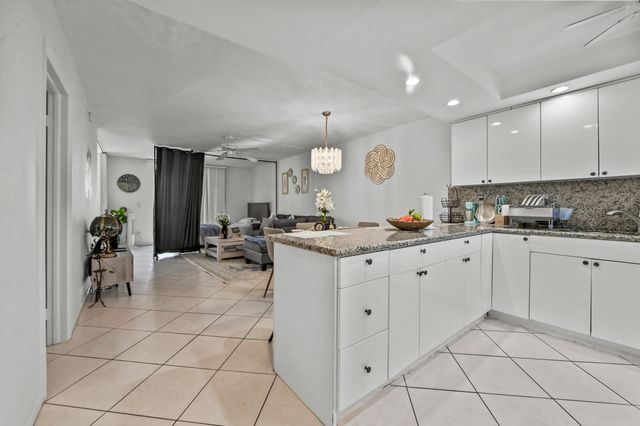 5700 NW 2ND Avenue 708, Boca Raton, FL 33487