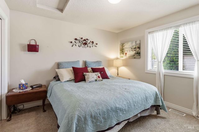 9701 W Penhurst Drive, Star, ID 83669